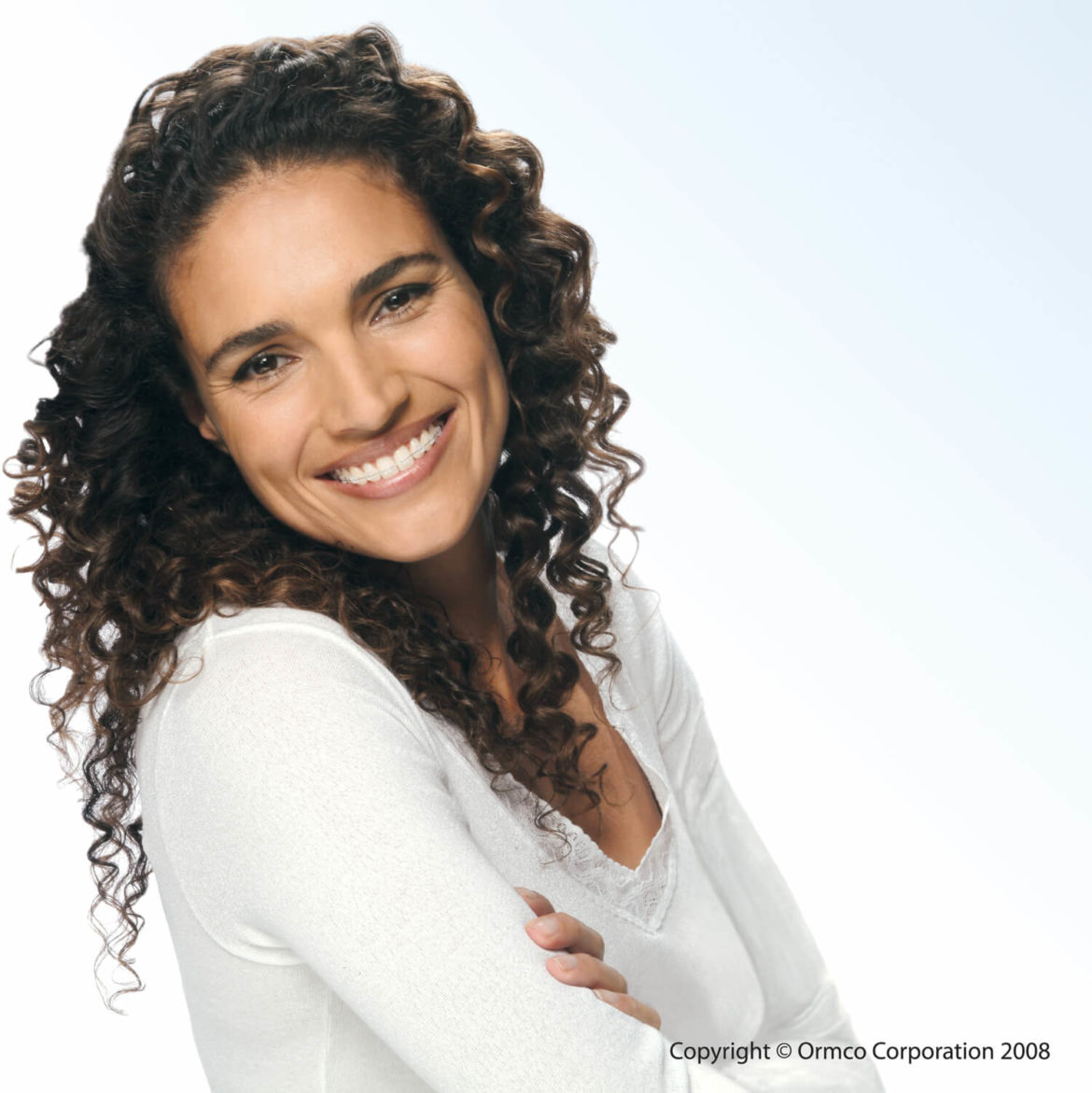 Brackets de cerámica o zafiro. Diferencias y ¿Cuál elegir? Guía [2024 ]